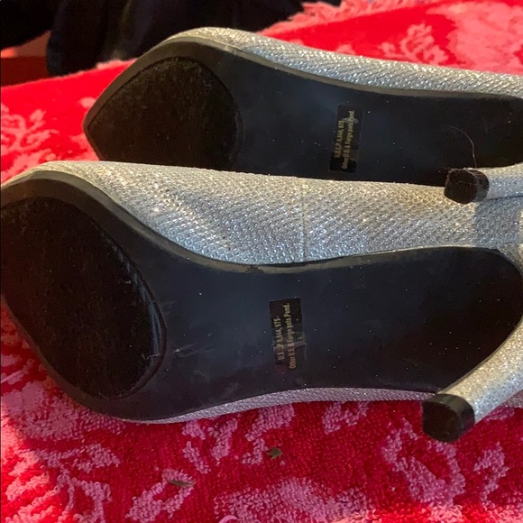 Shoes - Picture 4 of 4